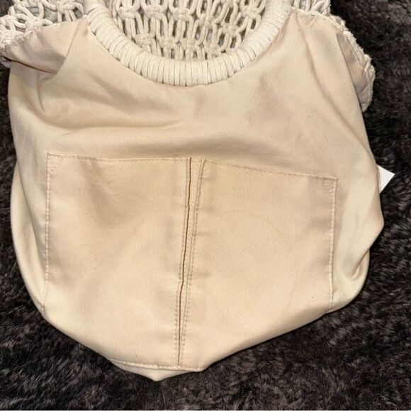 A New Day Creme Crochet Unstructured Medium Size Handbag Mermaidcore Beach Pool - Picture 7 of 10